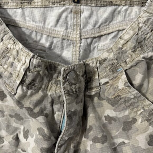 JAG camo baggy cargo capris - Picture 5 of 6